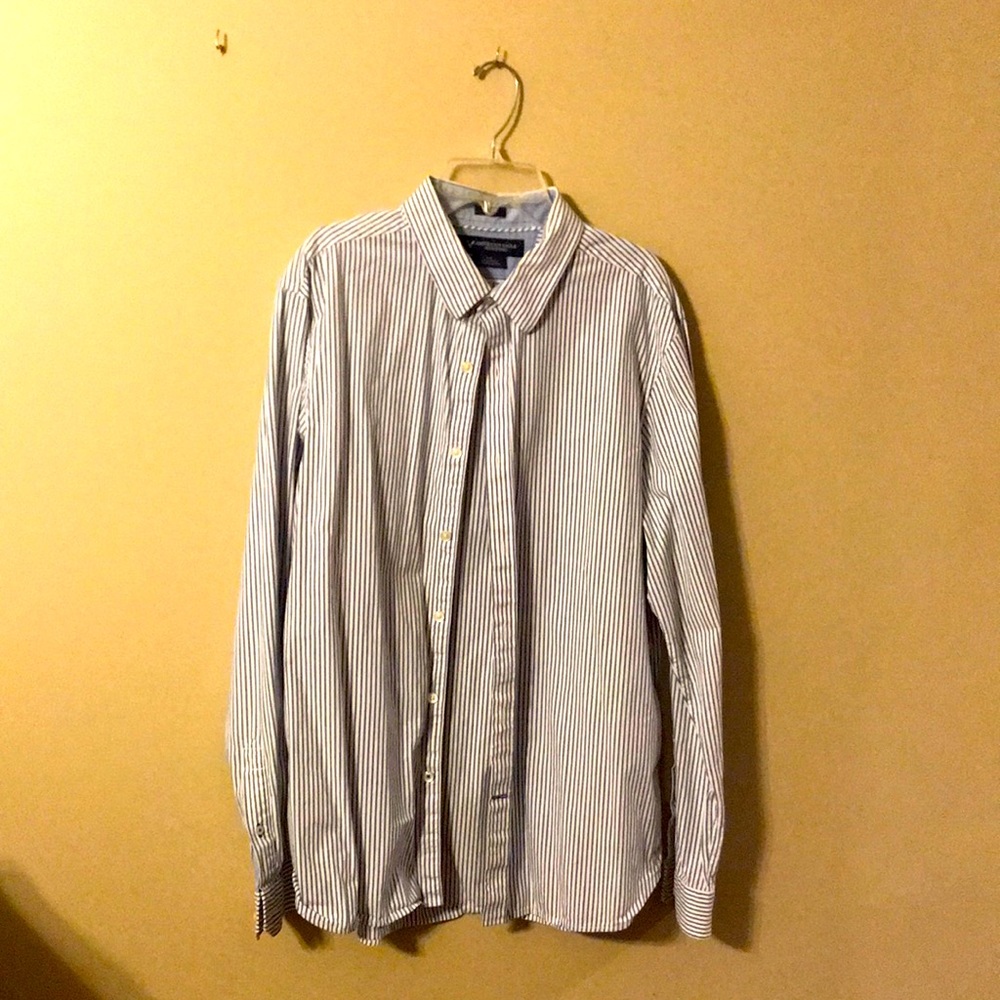 Mens button down long sleeve shirt. Large. American eagle. Slim fit
